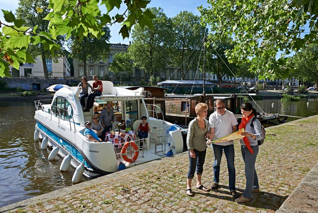Aluguer de barco no Erdre - ancoragem no coração de Nantes